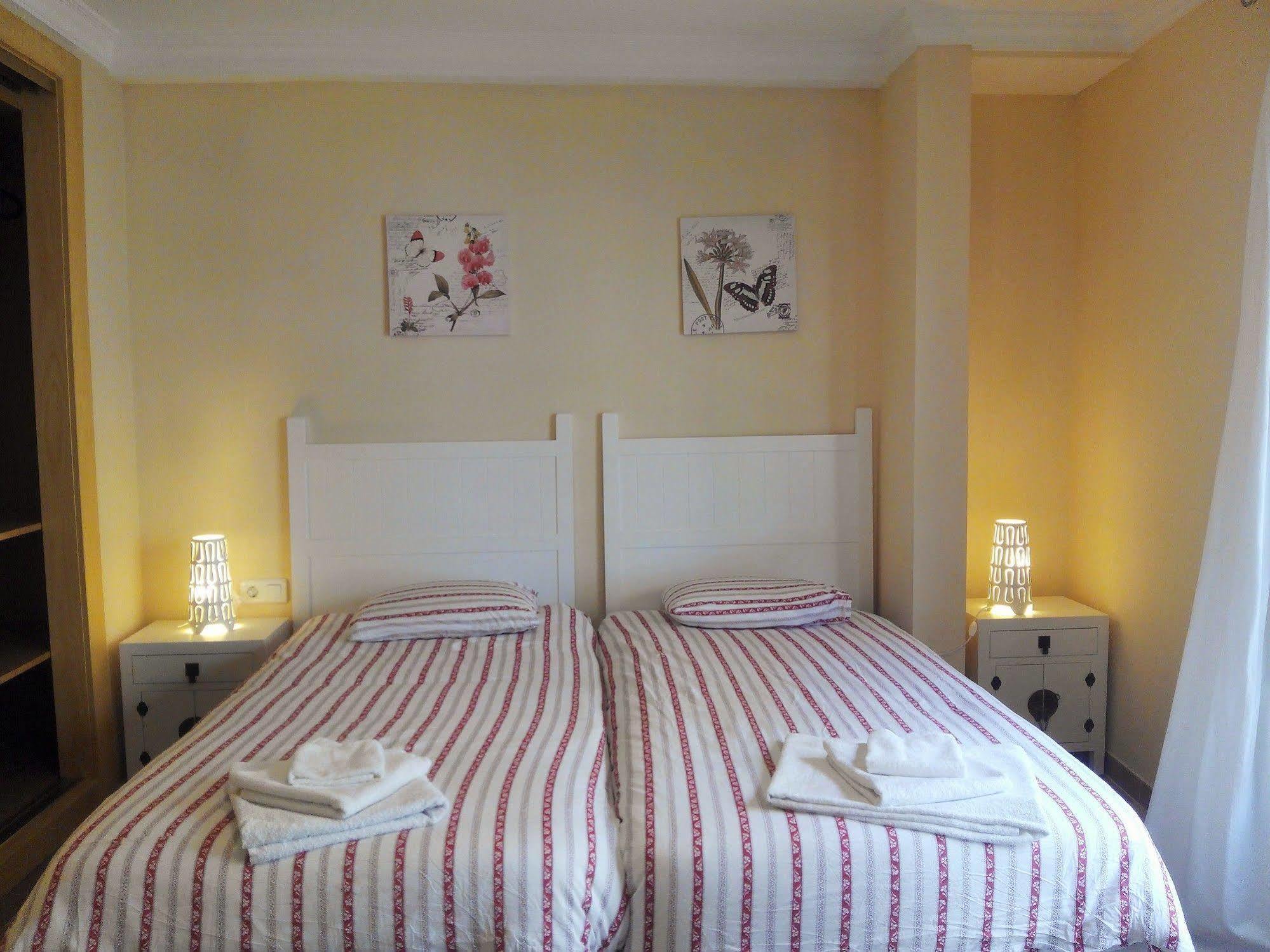 Apartamentos Decada Малага Екстер'єр фото