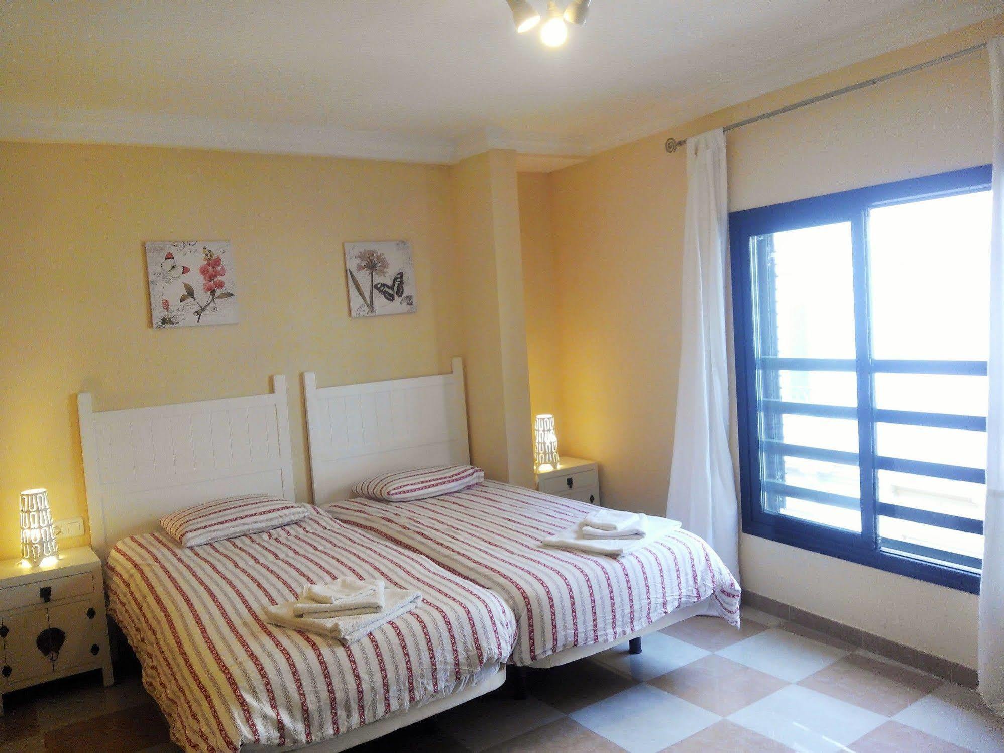 Apartamentos Decada Малага Екстер'єр фото
