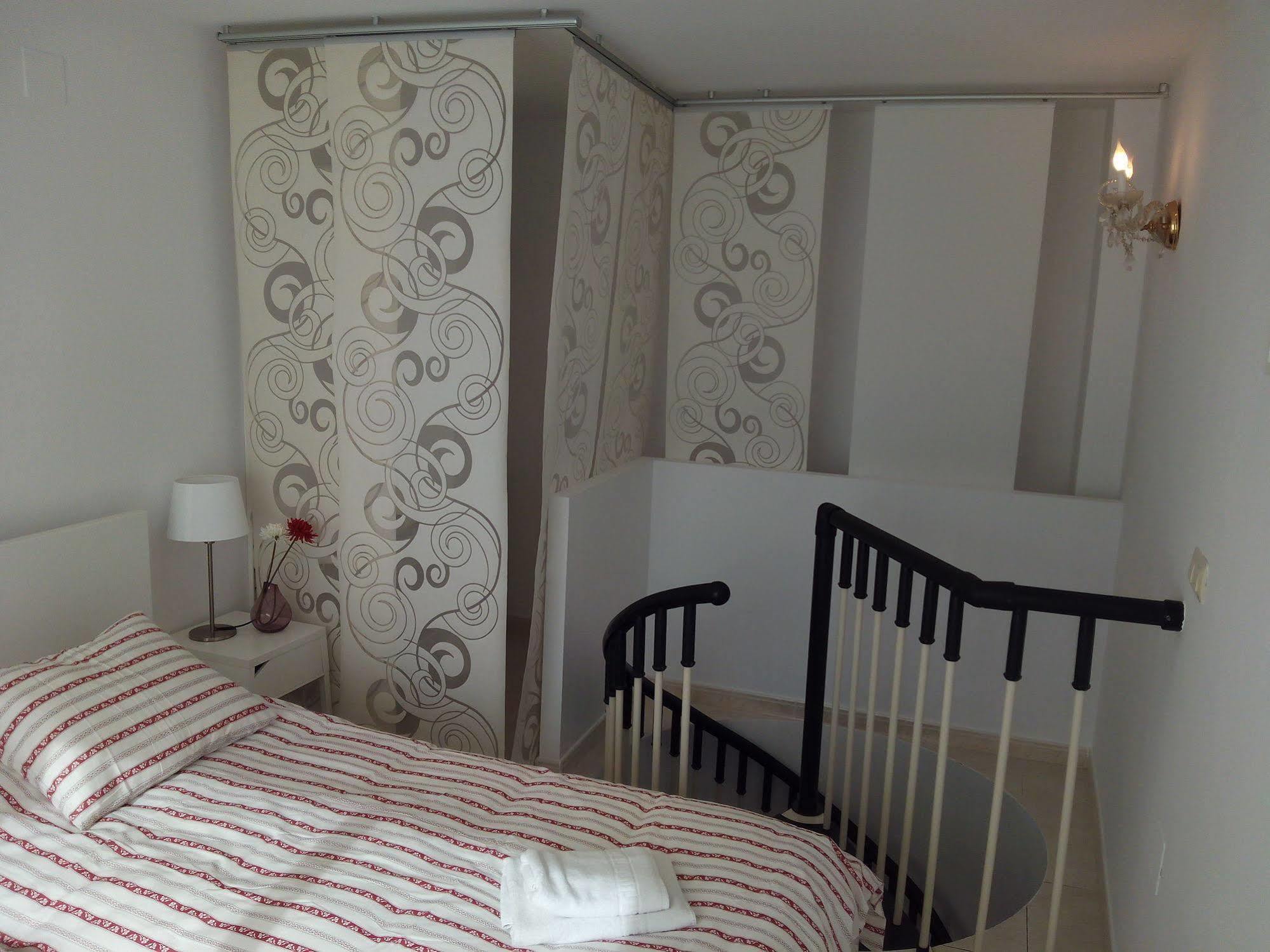 Apartamentos Decada Малага Екстер'єр фото